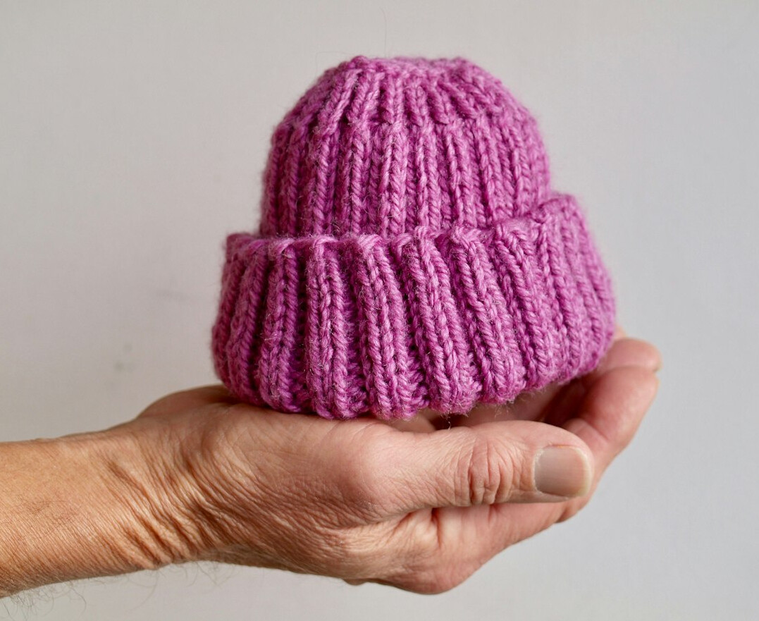 hands knitting wool